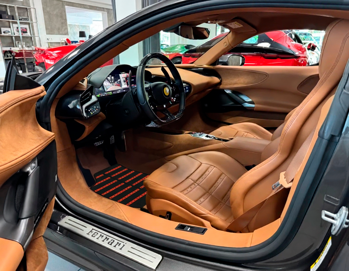 Luxury Leather Daytona Floor Mats for Ferrari Portofino (2018–2023)