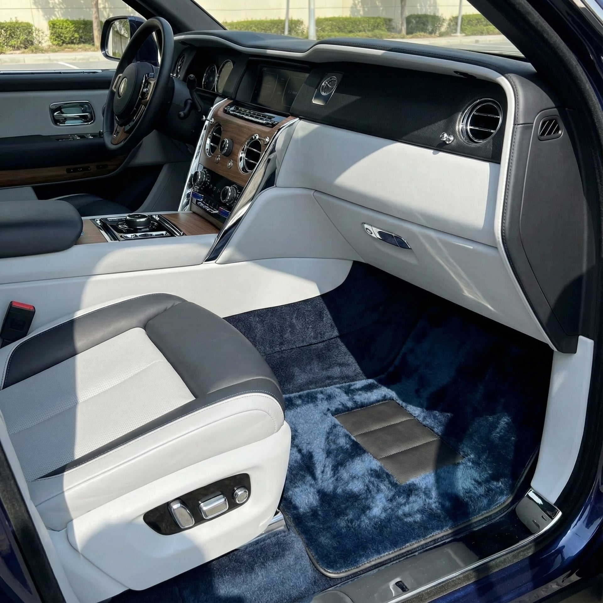 Blue Sheepskin Floor Mats for Rolls-Royce Cullinan (2018-2025) - AutoWin