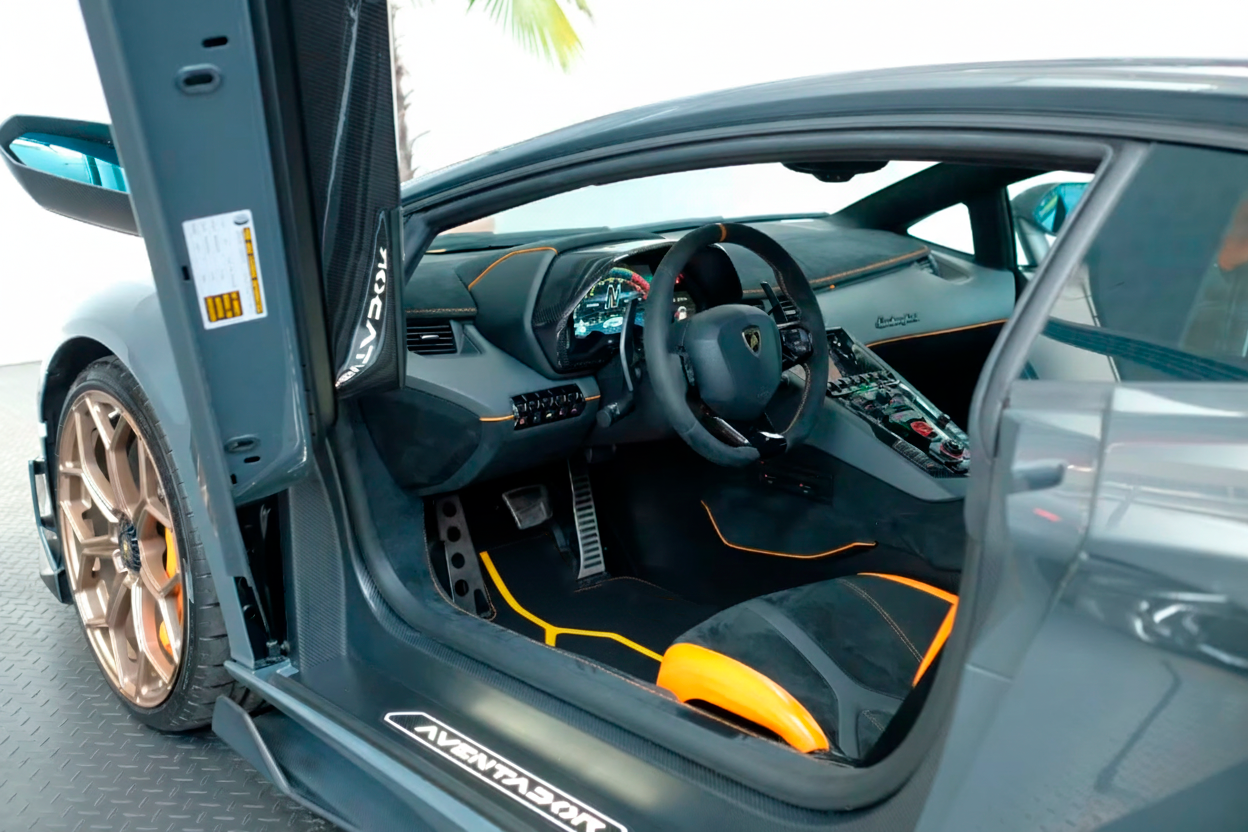 Customizable Floor Mats From Carpet with Leather for Lamborghini Huracan Tecnica (2022-2024) - AutoWin