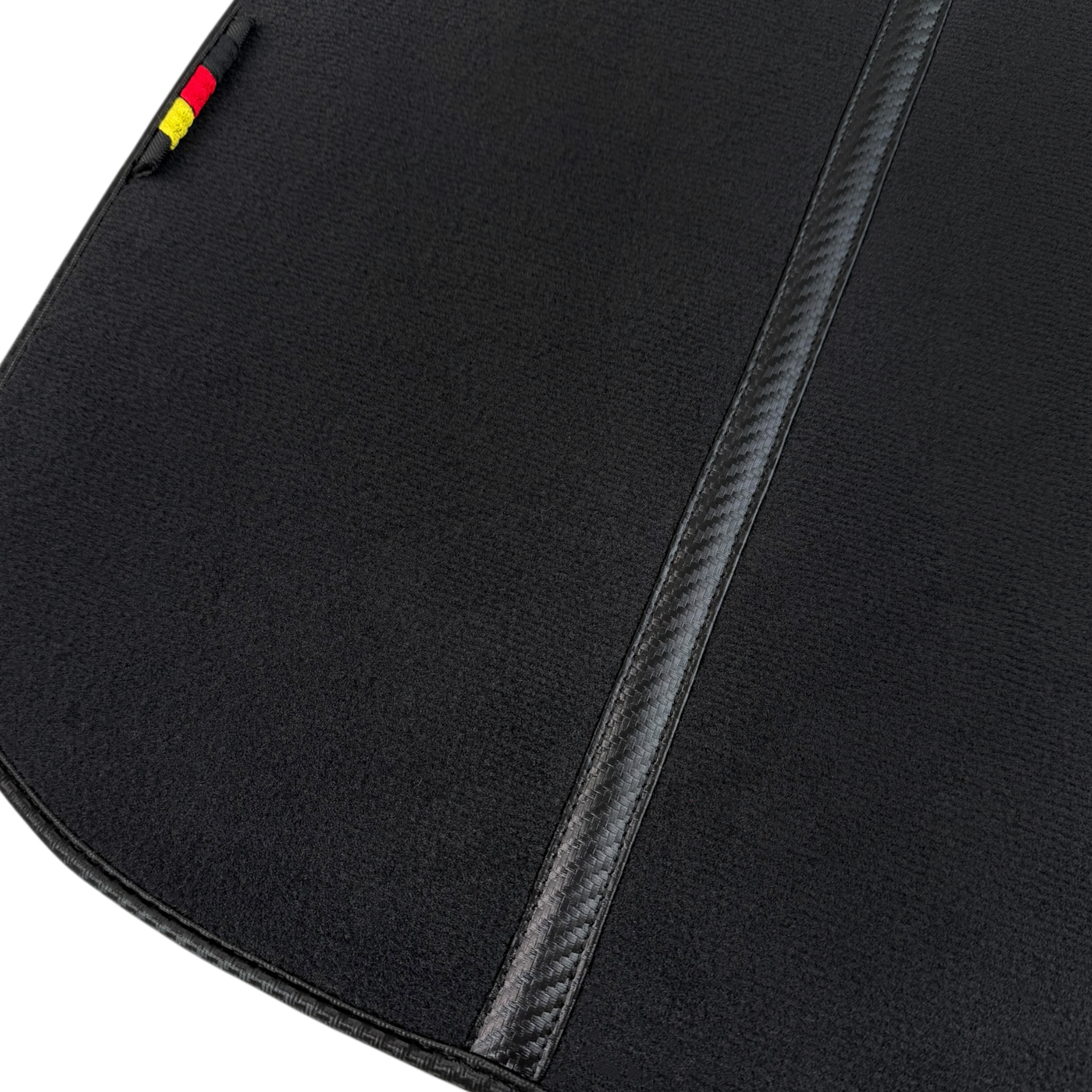 Rote Fußmatten für BMW 3er G20 mit M-Paket der Marke AutoWin - AutoWin.EU