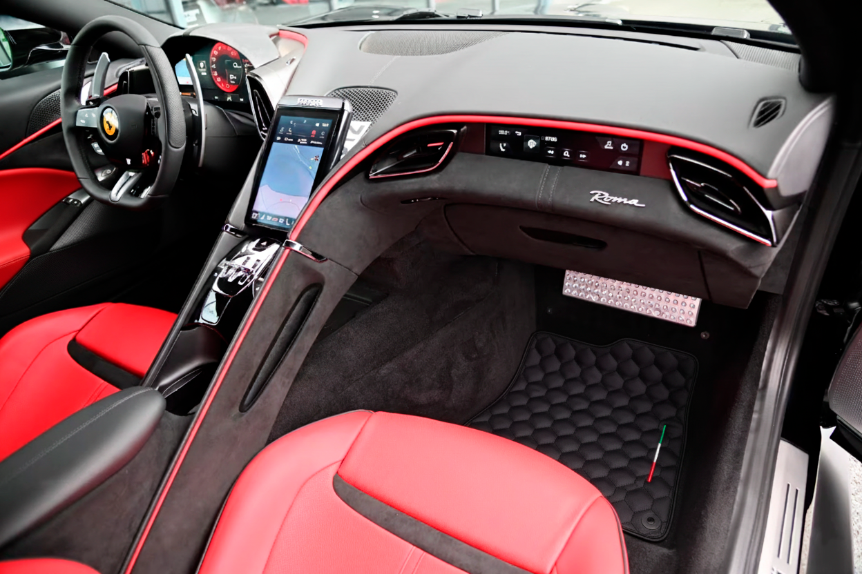 Black Leather Floor Mats with Symmetrical Hex Pattern for Ferrari Roma (2021–2024) with Italian Flag - AutoWin