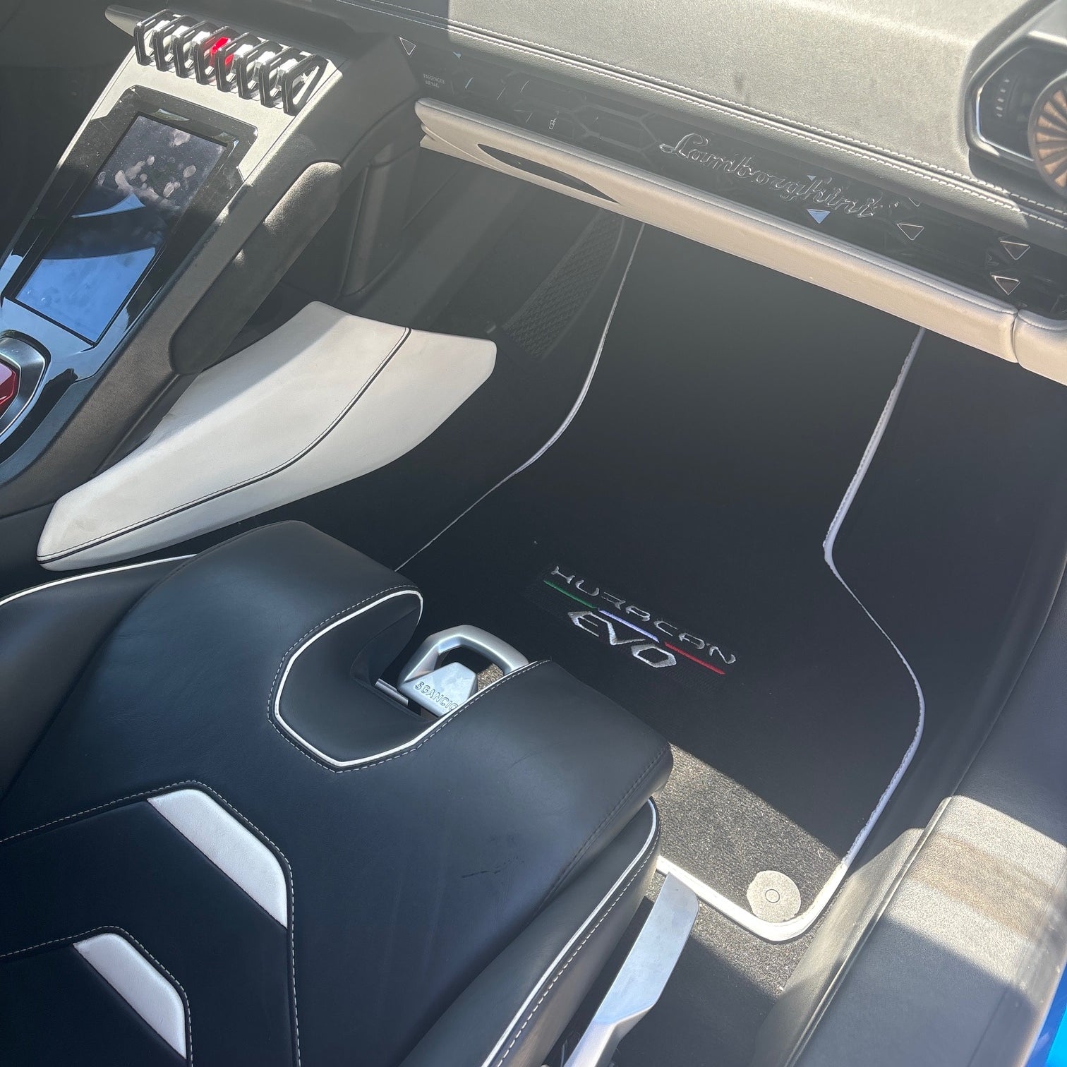 Lamborghini Huracan Evo Floor Mats