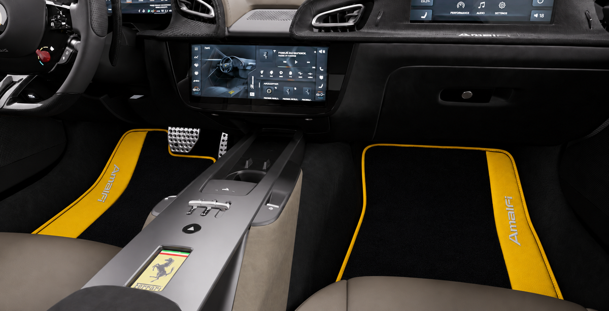 سجاد سيارات جلدية قابلة للتخصيص بنمط سداسي متشابك لسيارة Ferrari رومّا (2021-2027)