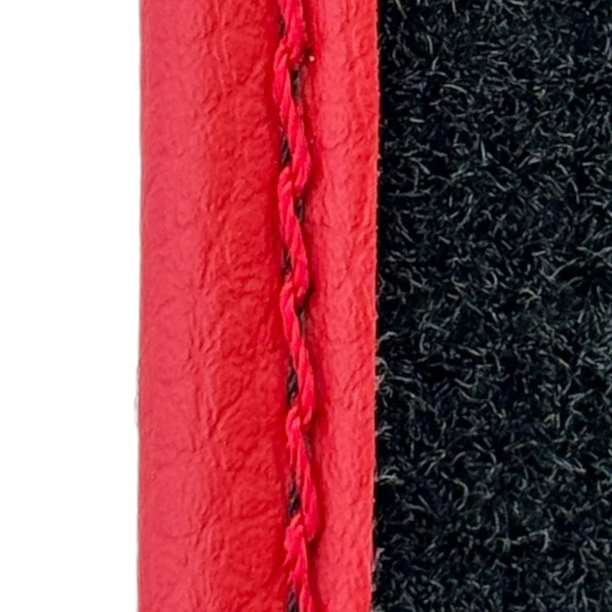 Tapis de sol noirs pour Ferrari 296 GTB (2022-2027) avec fibre de carbone | Bord rouge