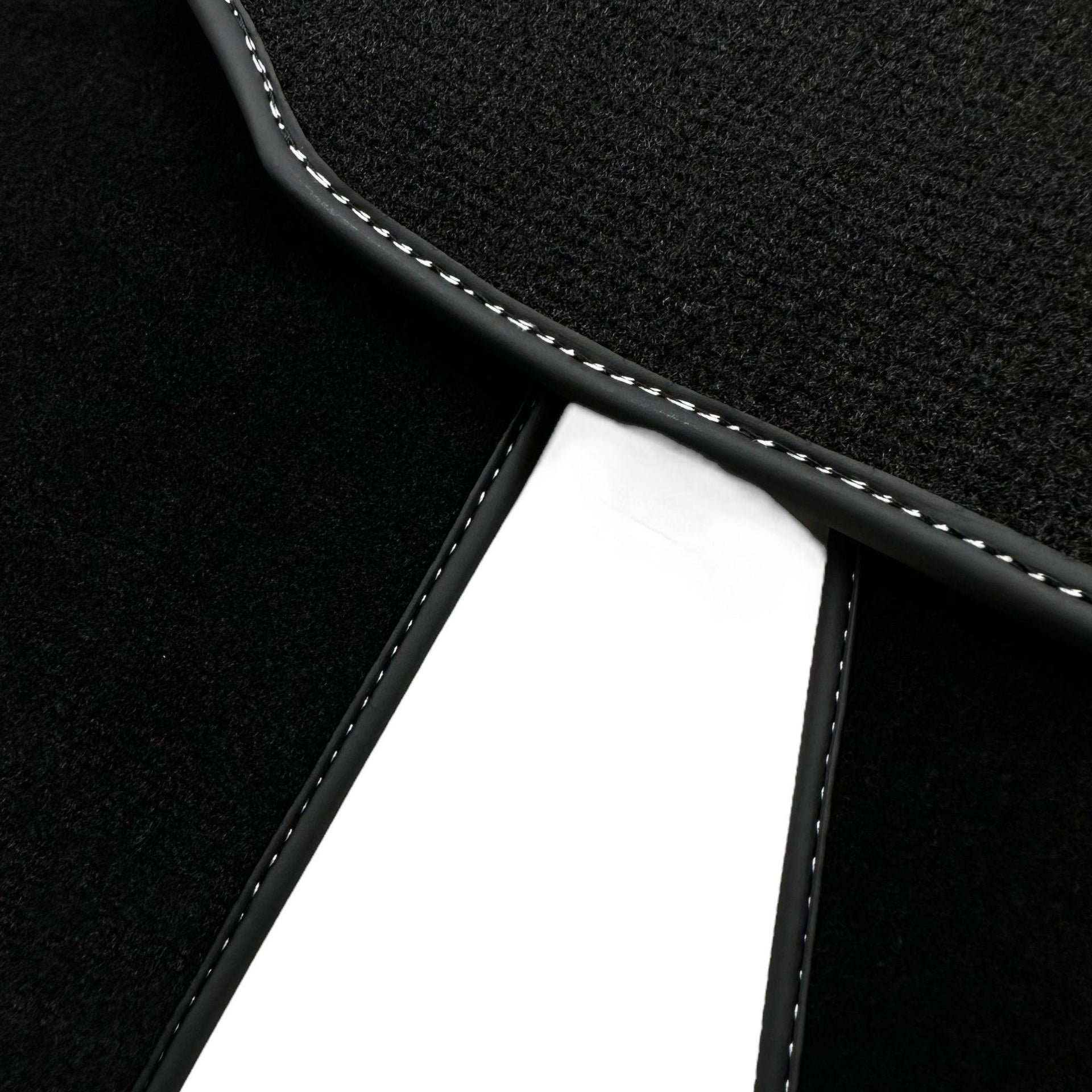 Black Floor Mats for Kia Opirus (2003-2010) - AutoWin