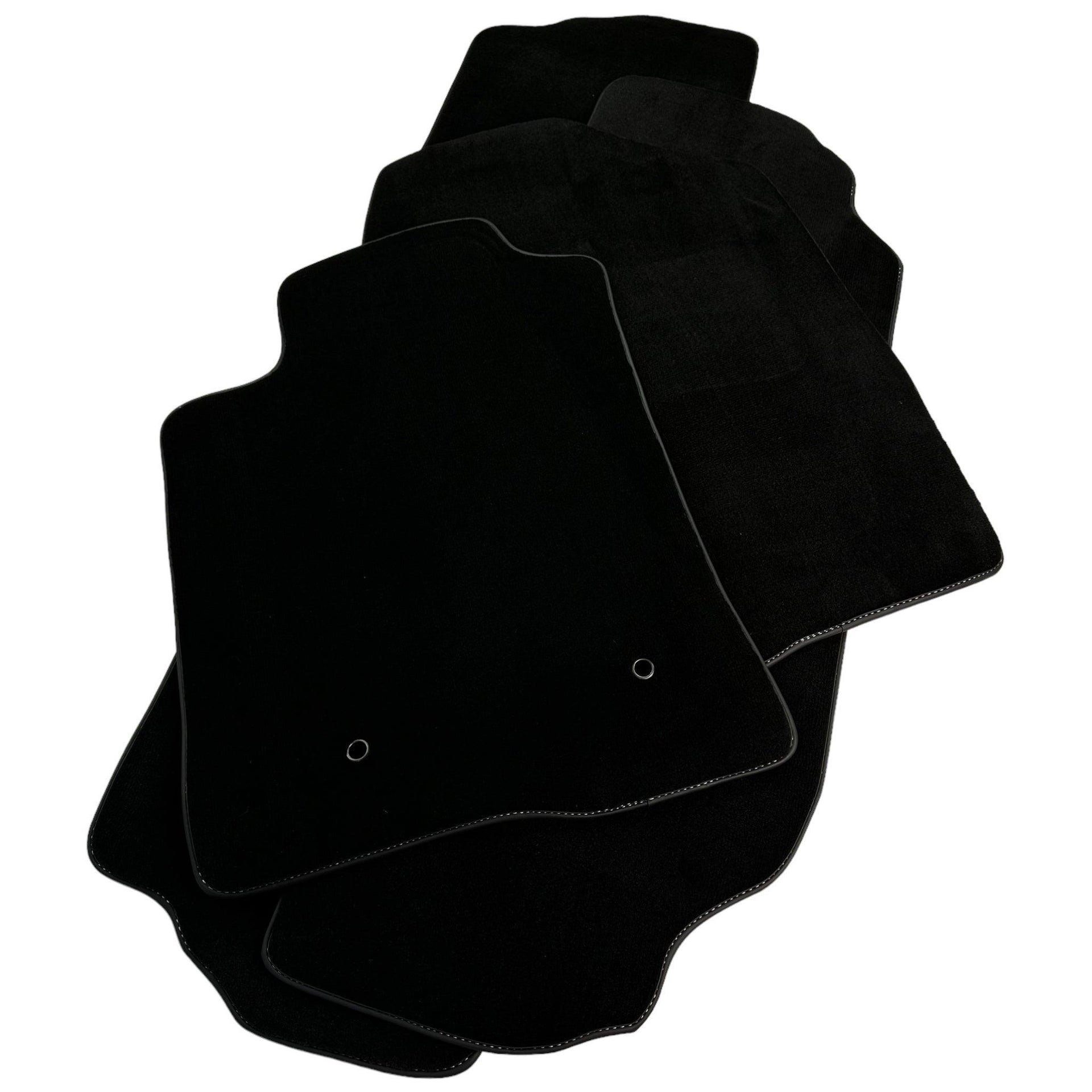 Black Floor Mats For Toyota Corolla Verso (2004-2009) - AutoWin