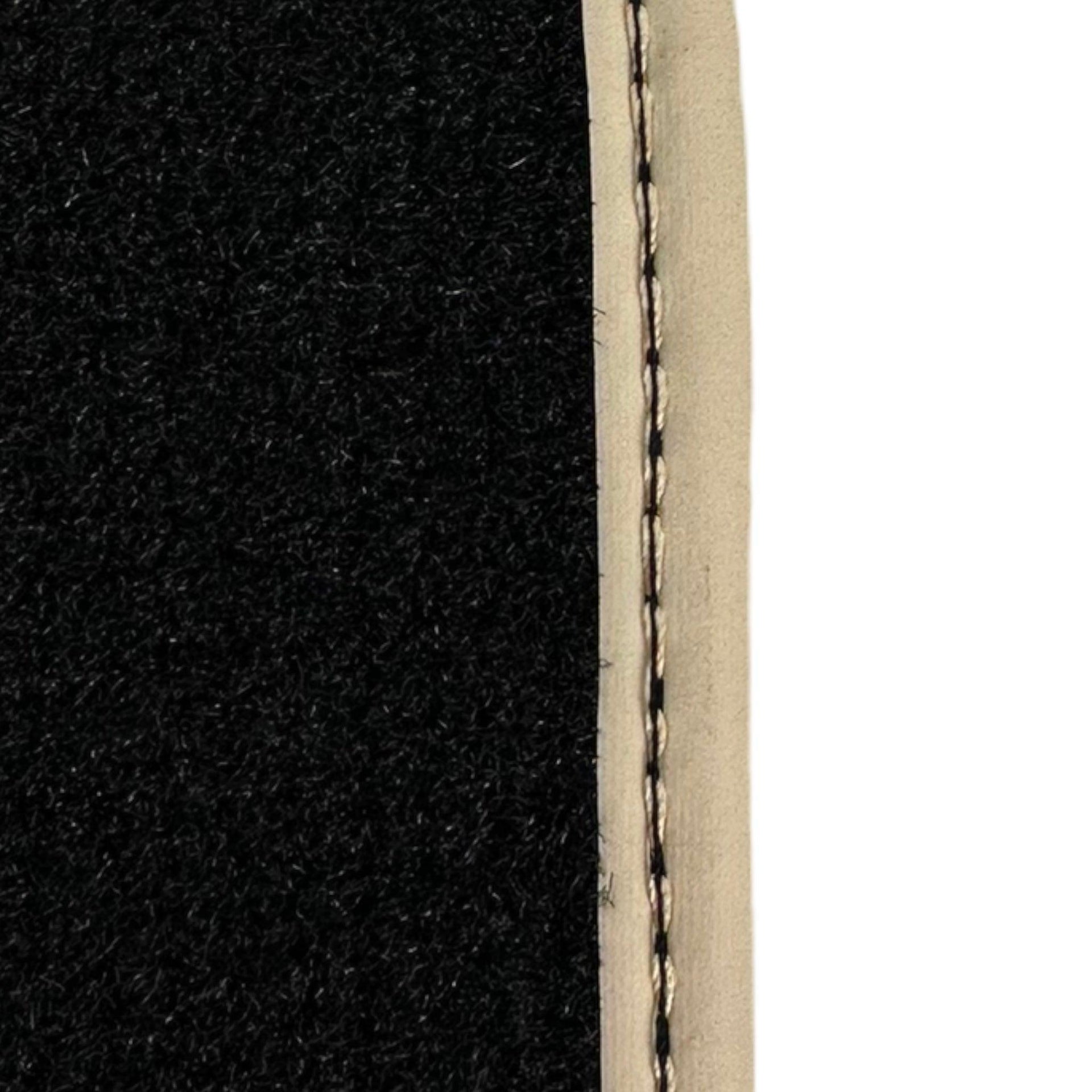 Black Floor Mats For Toyota Hilux (2005-2015) ER56 Design - AutoWin