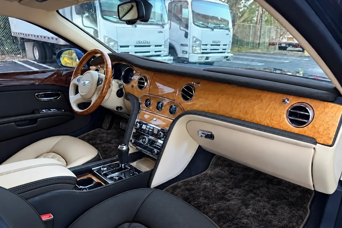 Tapis de sol en cuir personnalisables avec motif carré pour Bentley Mulsanne (2010-2020)