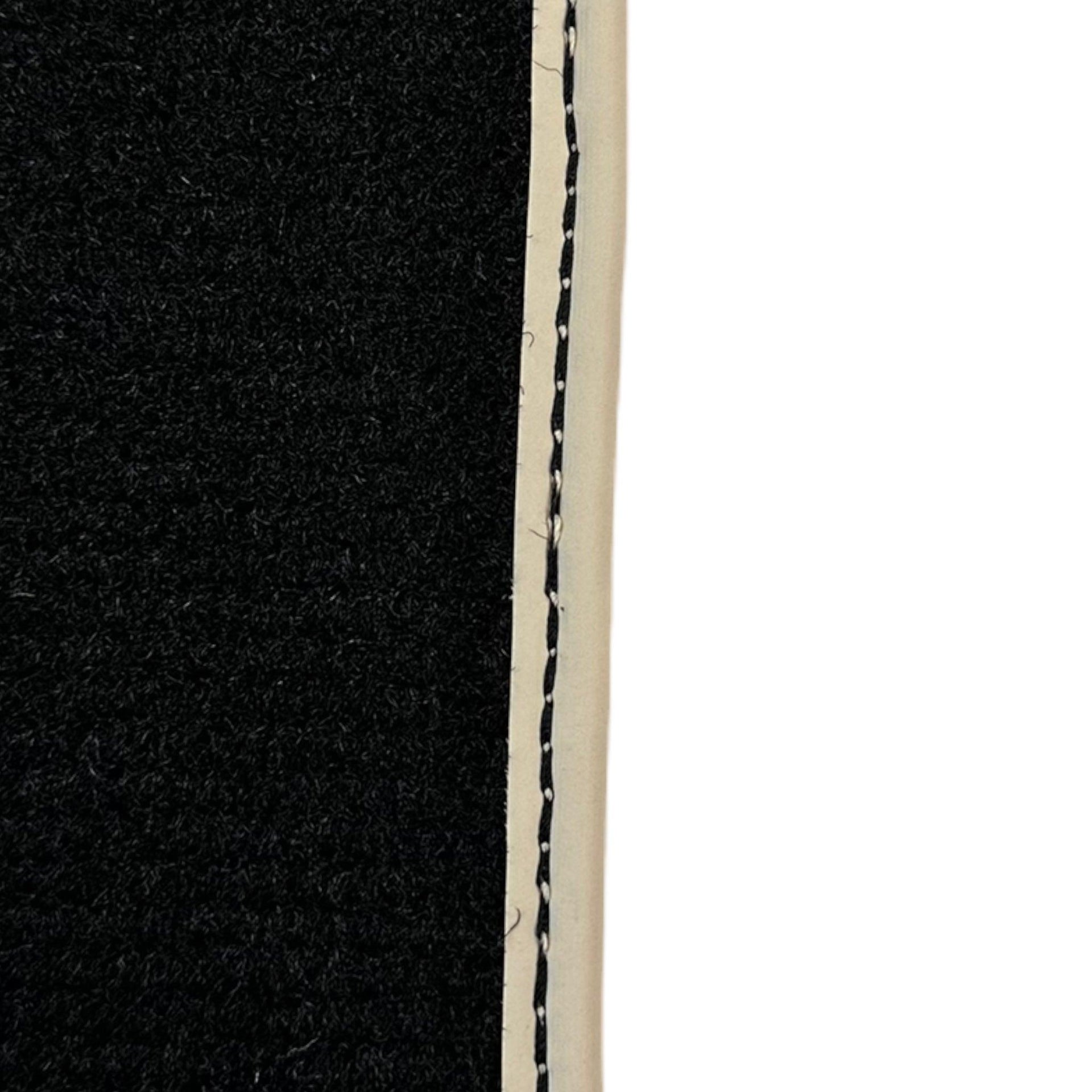 Black Floor Mats For Toyota RAV4 (2000-2003) - AutoWin