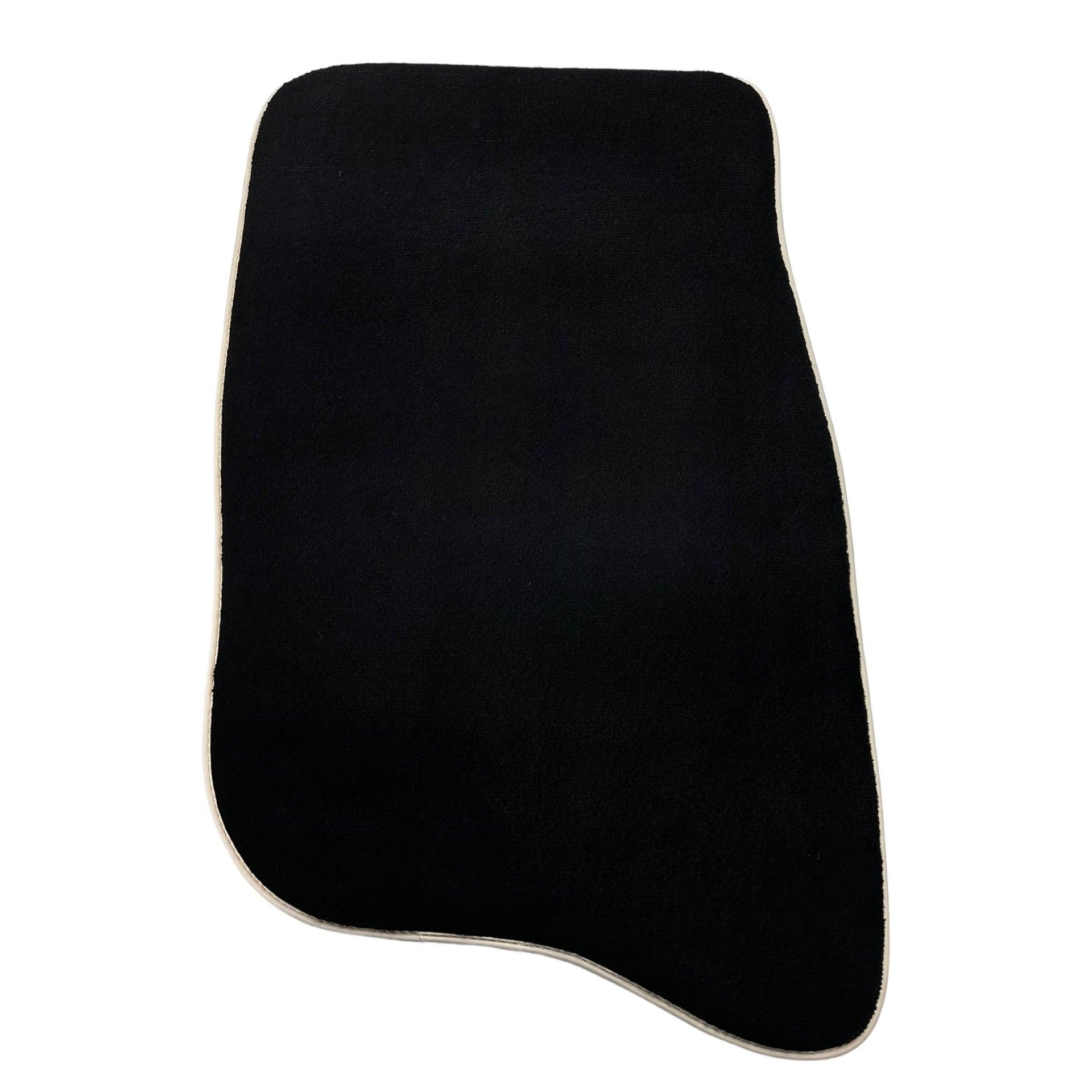 Black Floor Mats For Mitsubishi Pajero Sport (2009-2015) - AutoWin