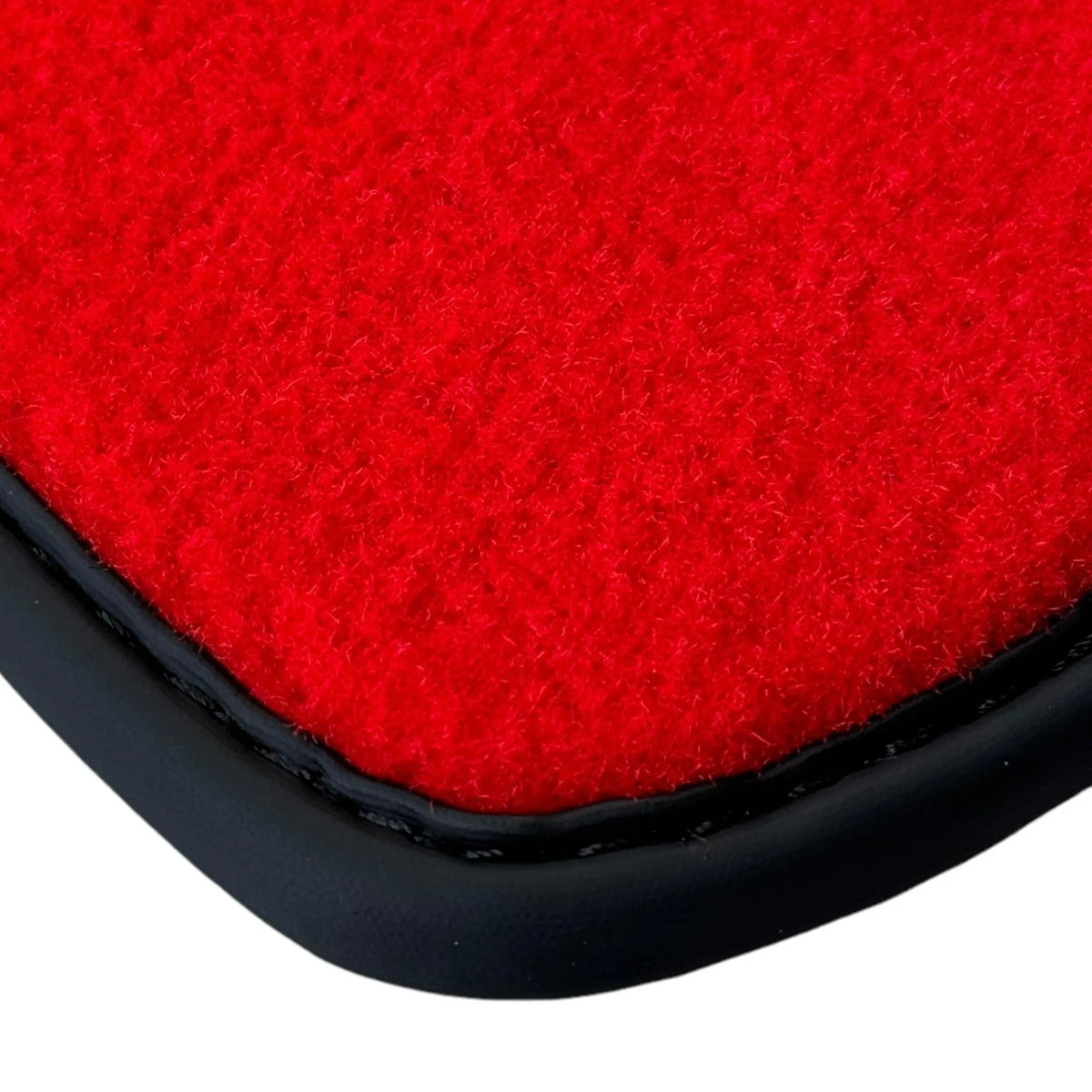 Tapis de sol rouges pour Ferrari 296 GTB (2022-2027) avec fibre de carbone