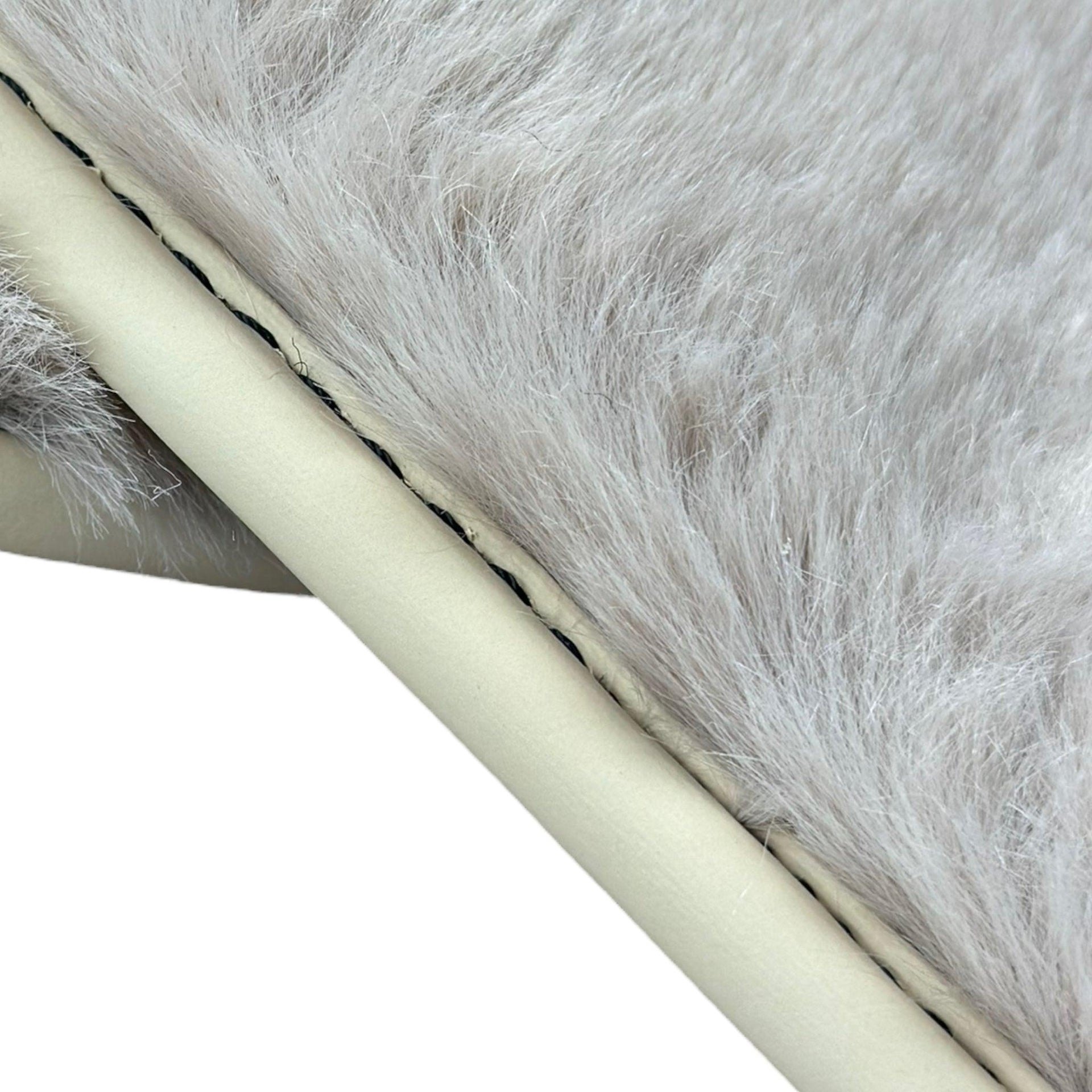 White Sheepskin Floor Mats for Bentley Continental GTC (2018-2023) ER56 Design - AutoWin