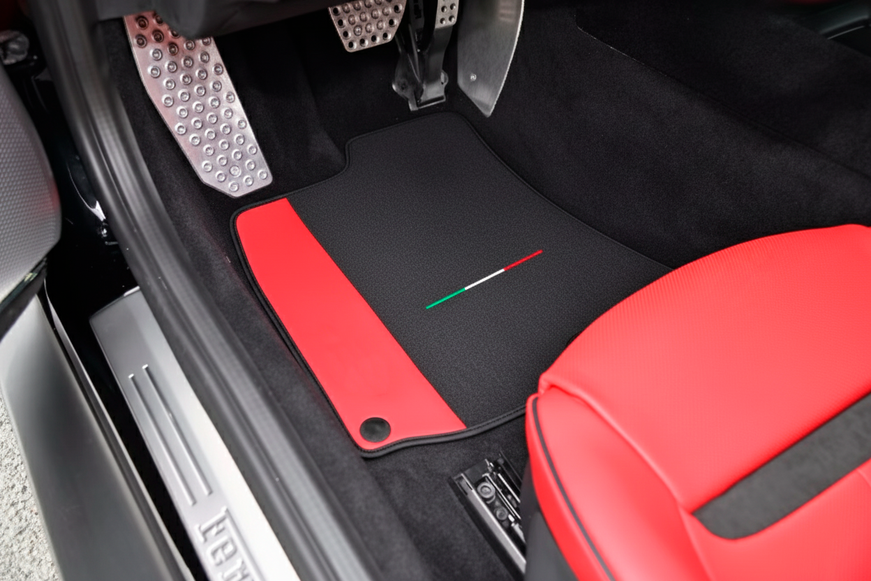 Tapis de voiture en peau de mouton rouge pour Ferrari Roma (2021-2024) - AutoWin