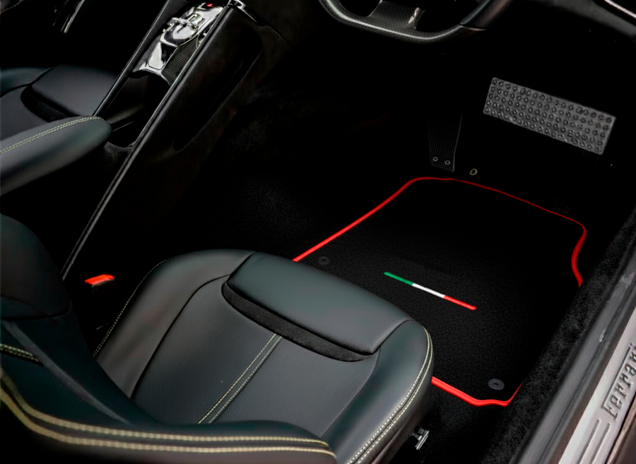 Tappetini per auto Neri per Ferrari GTC4 Lusso (2016-2023)
