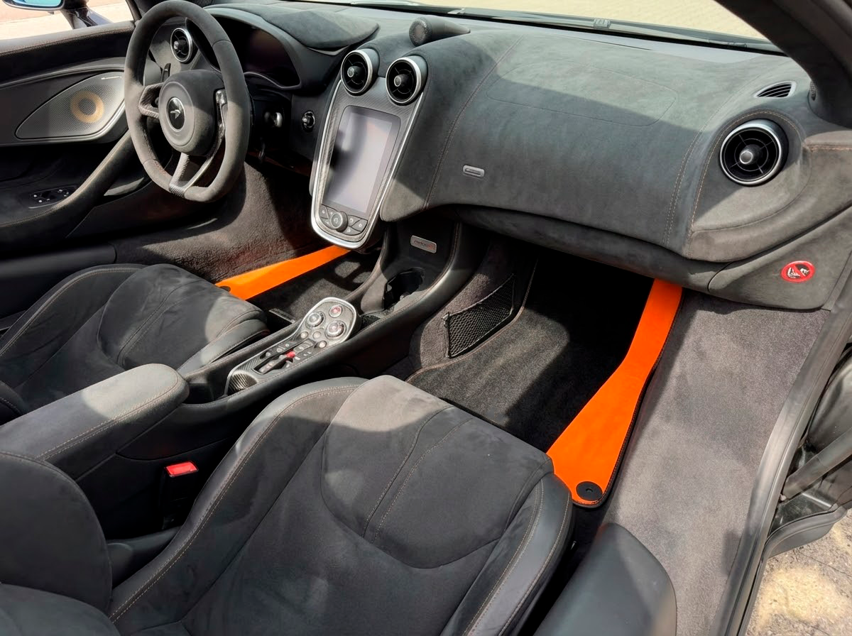 Tapis de voiture noirs pour McLaren 600 LT (2018-2020) avec
