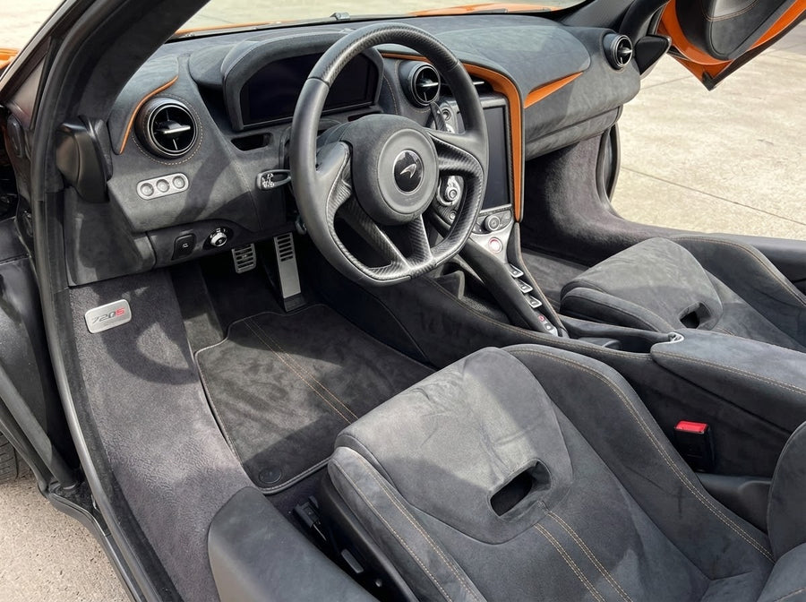 Alfombrillas de coche para McLaren 720S Alfombrillas de Alcantara negras a medida con costura naranja