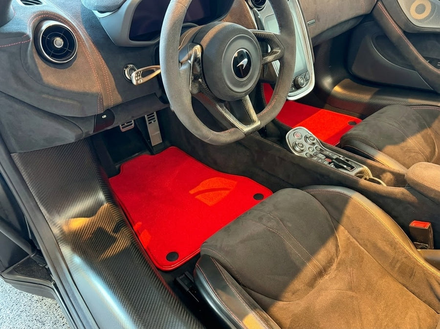 Fußmatten für McLaren 720S Red Tailored Carpets Set AutoWin