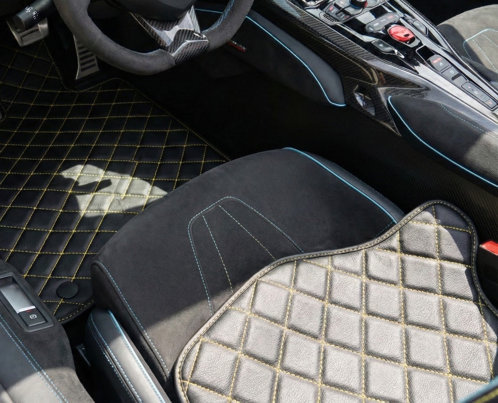 Customizable Black Floor Mats for Lamborghini Centenario (2016-2017) with Alcantara Leather - AutoWin.EU
