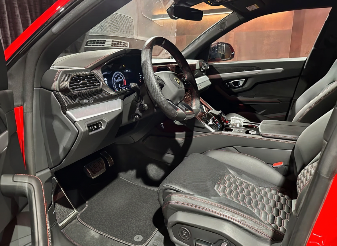 Customizable Floor Mats For Lamborghini Urus Black Tailored Yellow Edition