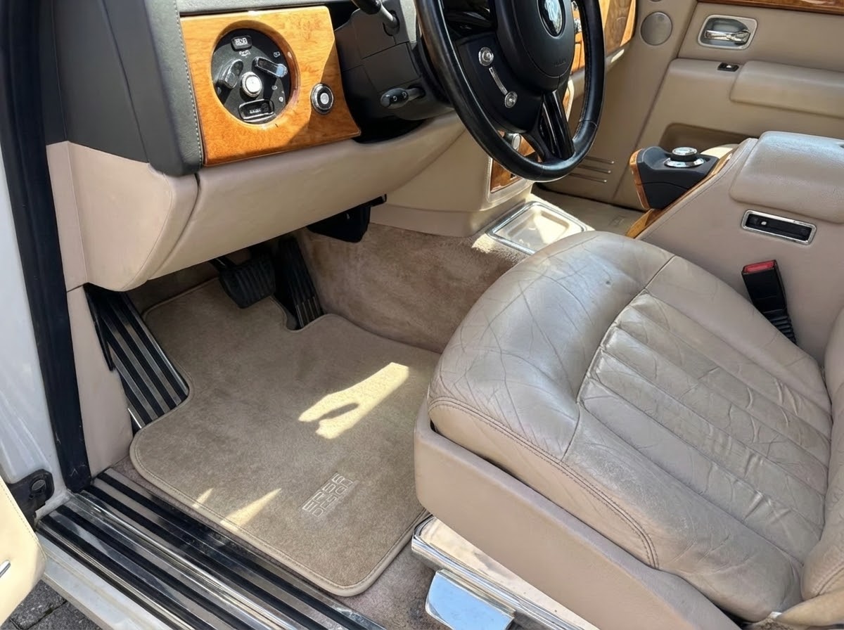 Tapis de voiture beige pour Rolls Royce Phantom VIII (2017-2024) Design ER56