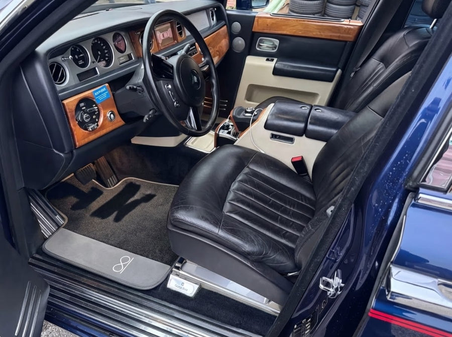 Tappetini per auto neri per Rolls Royce Black Badge Phantom con logo fluorescente