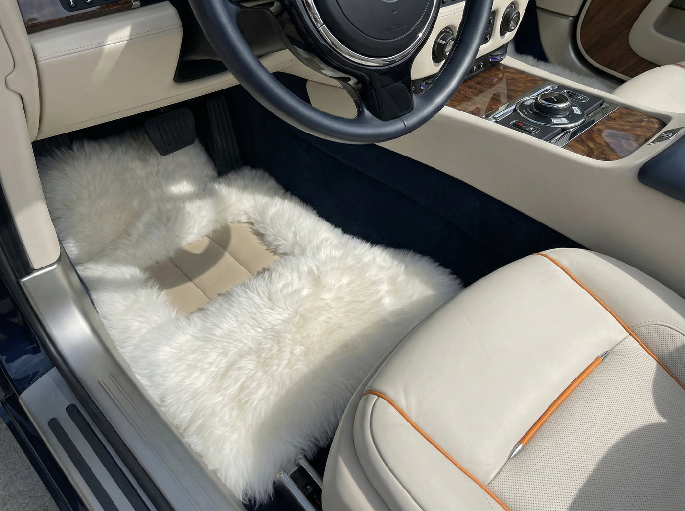 White Sheepskin Floor Mats For Rolls Royce Dawn Rr6 2016-2023 Er56 Design Brand