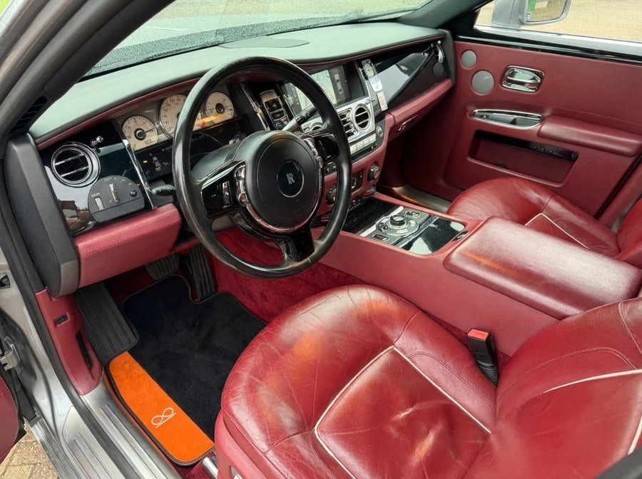 Schwarze Autofußmatten für Rolls Royce Black Badge Ghost Orange Alcantara