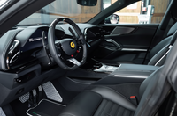 Tapis de voiture noirs pour Ferrari Purosangue avec cuir et bord blanc | Édition italienne