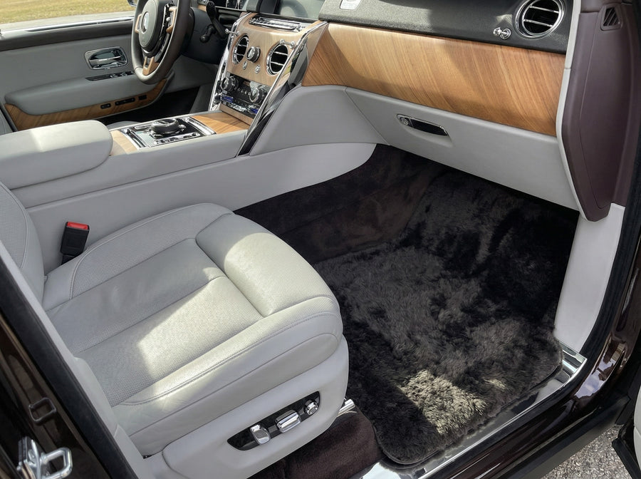 Tapis de voiture en peau de mouton authentiques Rolls Royce Cullinan Rr31 2018-2025 Marque Er56 Design