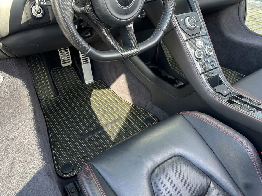 Tappetini in pelle per McLaren MP4-12C (2011–2014) Neri Su