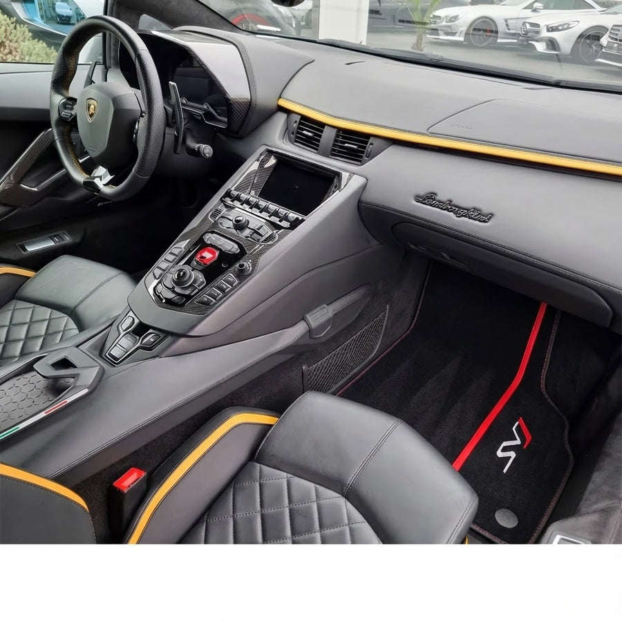 سجاد أرضي أسود لسيارة Lamborghini Aventador SVJ مع جلد ألكانتارا
