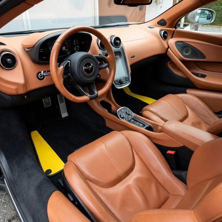 Tappetini per auto neri per McLaren 570S (2015-2021) con pelle gialla
