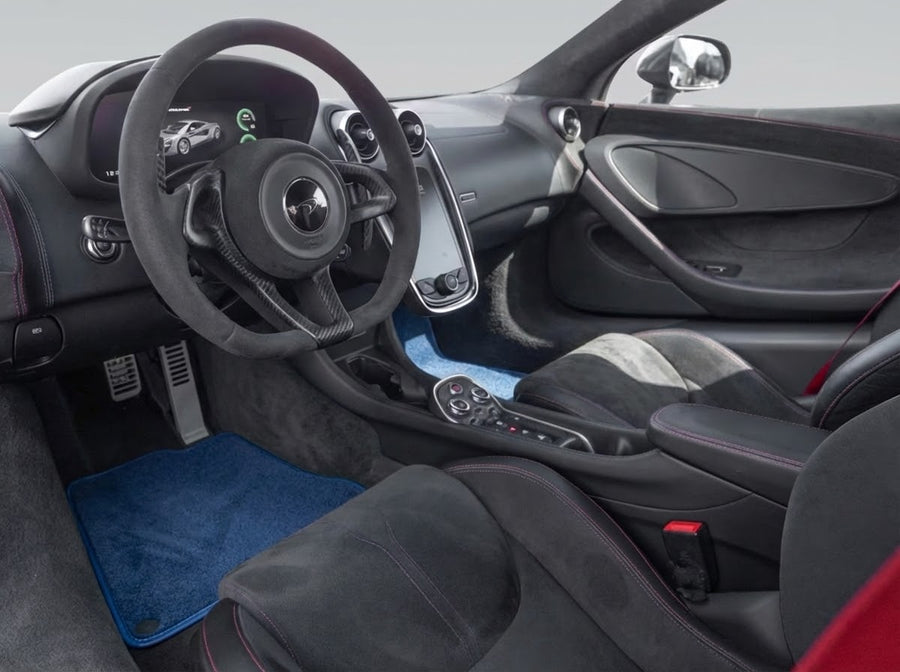 Tappetini per auto per McLaren 570S (2015-2021) moquette blu scuro su misura Set AutoWin