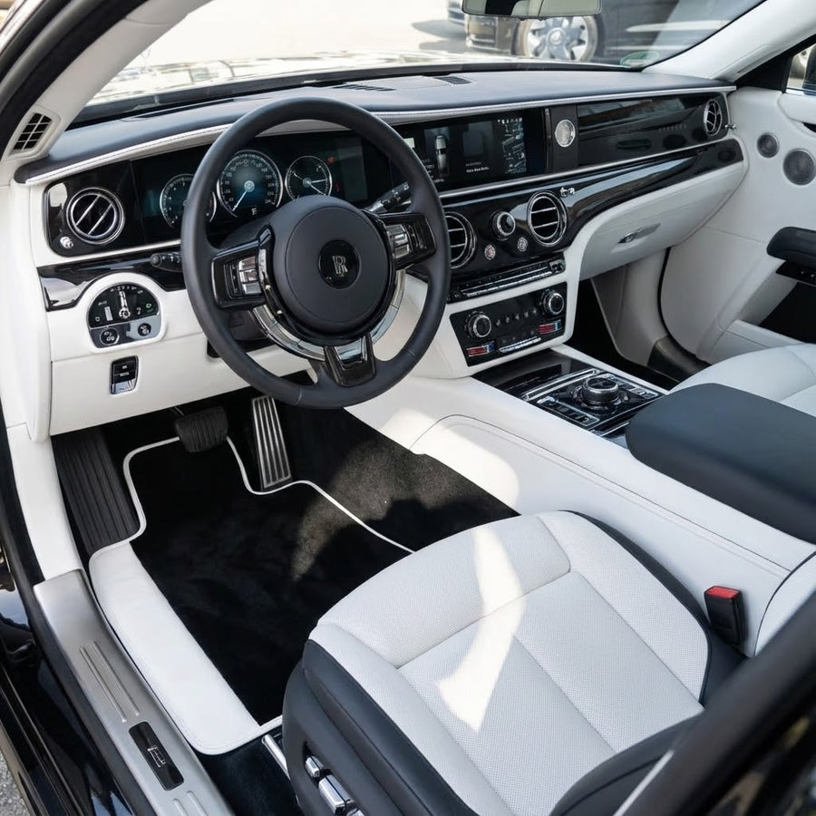 Schwarze Fußmatten für Rolls Royce Spectre 2023-2024 mit weißem Leder | Weißer Rand