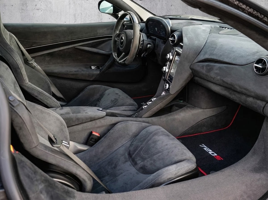 Tappetini per auto per McLaren 720S Neri Su Misura con Rifiniture Rosse