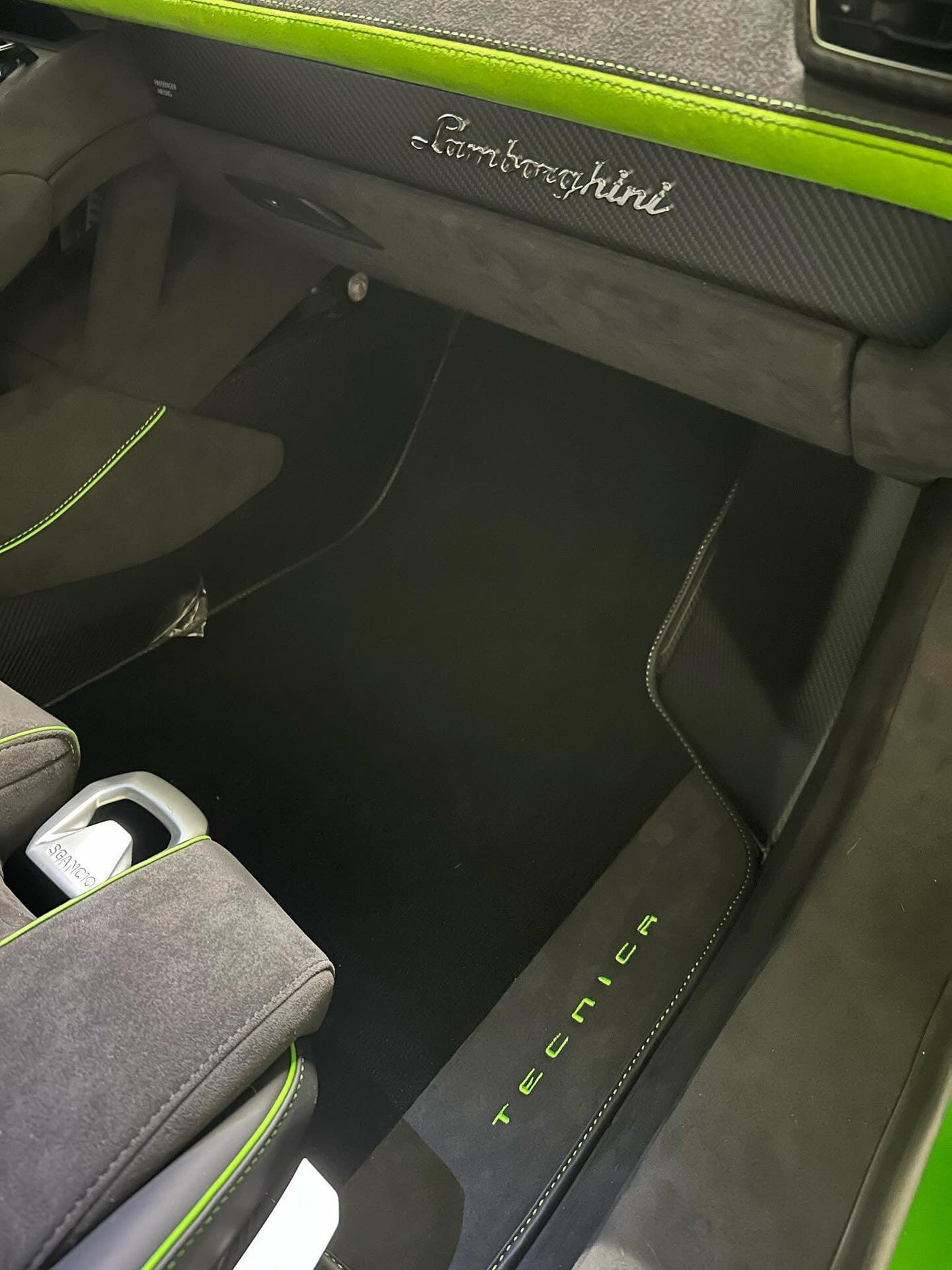 Black Floor Mats for Lamborghini Huracan Tecnica with Alcantara Leather - AutoWin