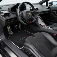 Tapis de voiture noir pour Lamborghini Huracan EVO avec drapeau italien | Bord blanc