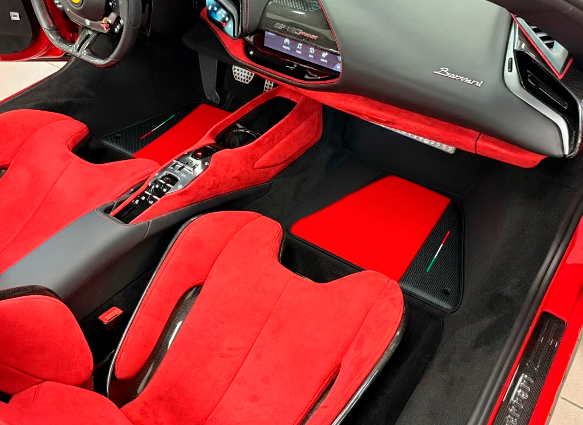 Tapis de voiture rouges pour Ferrari SF90 Stradale (2019-2024) en fibre de carbone