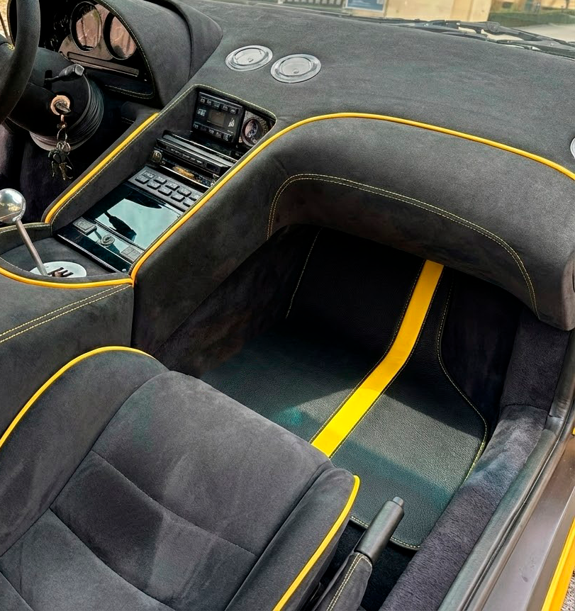 Customizable Leather Floor Mats with Line Pattern for Lamborghini Diablo (1990-2001) - AutoWin