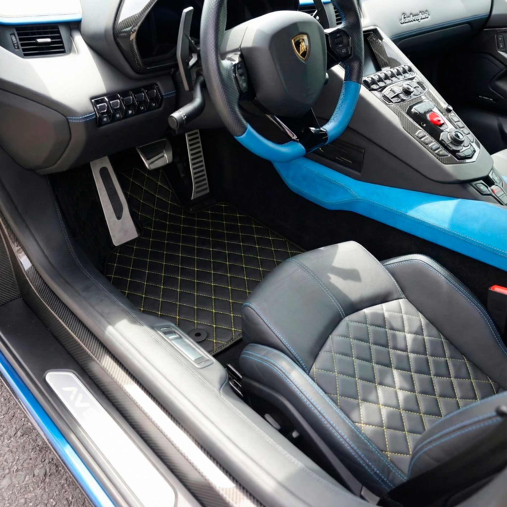 Tapis de voiture en cuir personnalisables avec motif hexagonal pour Lamborghini Aventador (2012-2022) - AutoWin