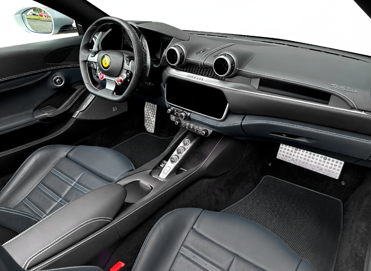 Carbonfaser-Leder-Fußmatten für Ferrari Portofino (2018–2023).