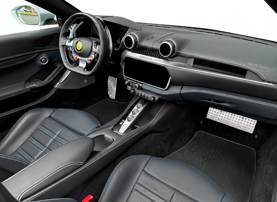 Tapis de voiture en cuir en fibre de carbone pour Ferrari Portofino (2018-2023)