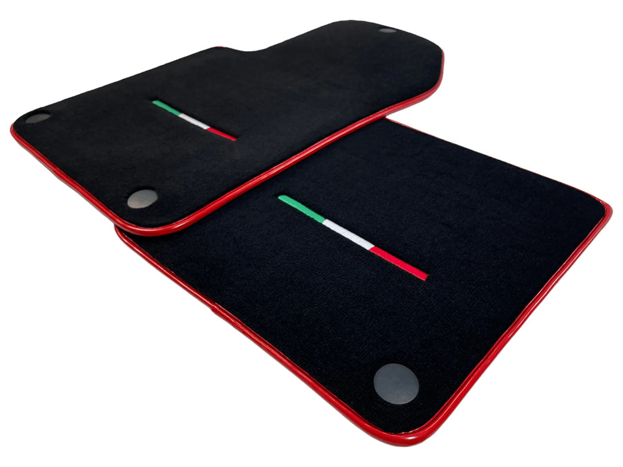 Tapis de sol noirs pour Ferrari 599 Coupe 2006-2012 avec bord rouge - AutoWin