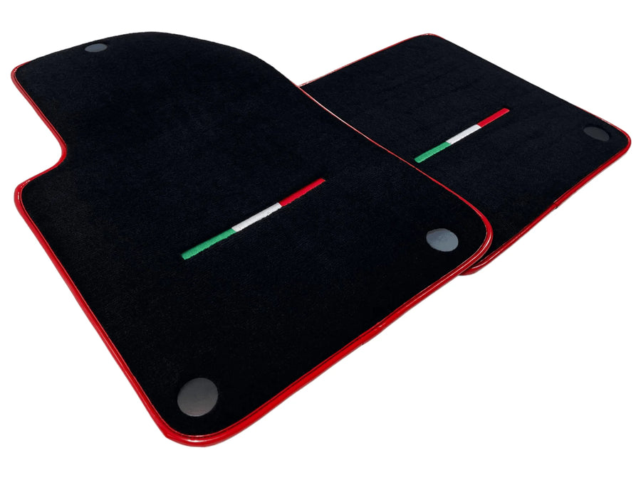 Tapis de sol noirs pour Ferrari 599 Coupe 2006-2012 avec bord rouge - AutoWin
