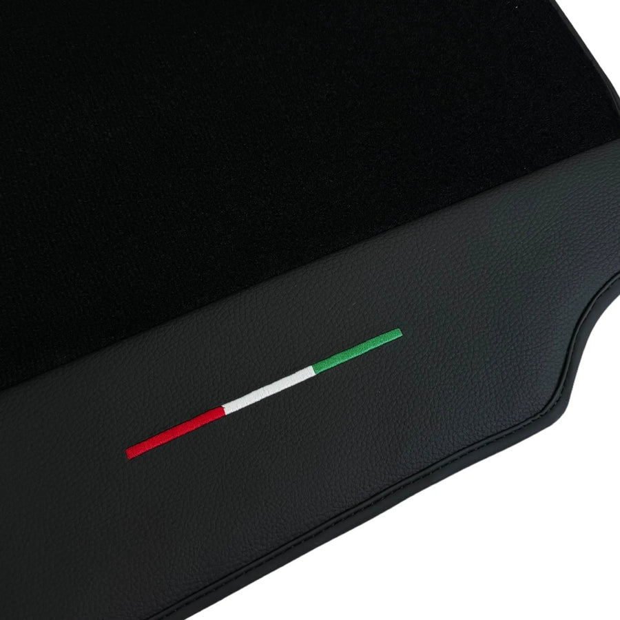 Tapis de sol noirs pour Ferrari GTC4 Lusso (2016-2023) avec cuir - AutoWin