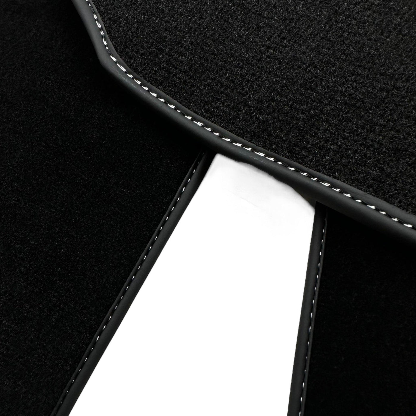 Black Floor Mats for Kia ProCeed (2013-2019) - AutoWin