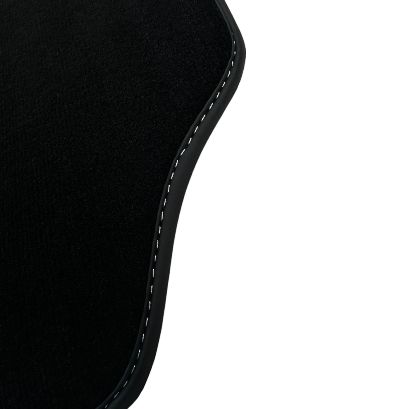 Black Floor Mats For Kia Sportage (1994-2002) - AutoWin