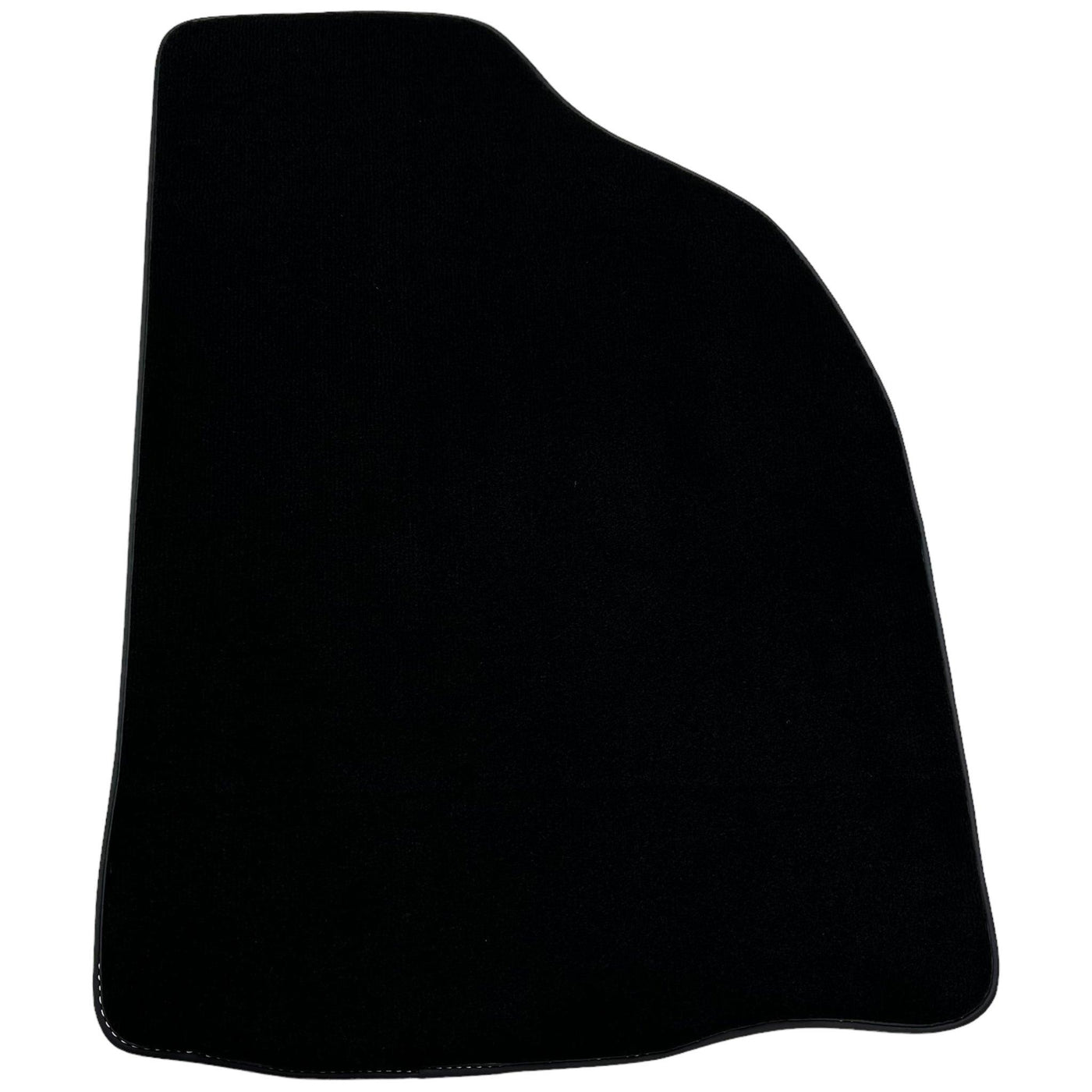 Black Floor Mats For Mitsubishi Pajero Sport (1996-2006) - AutoWin
