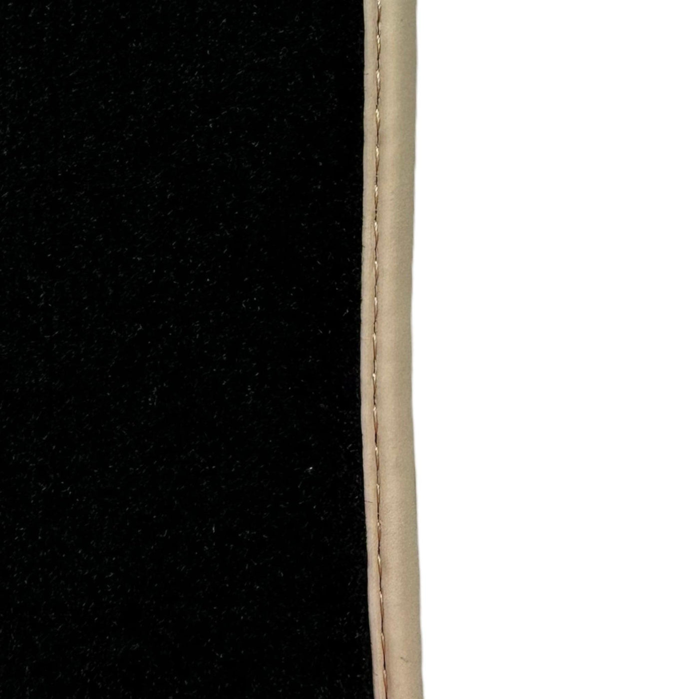 Black Floor Mats For Mitsubishi Pajero V80 (2006-2011) ER56 Design - AutoWin