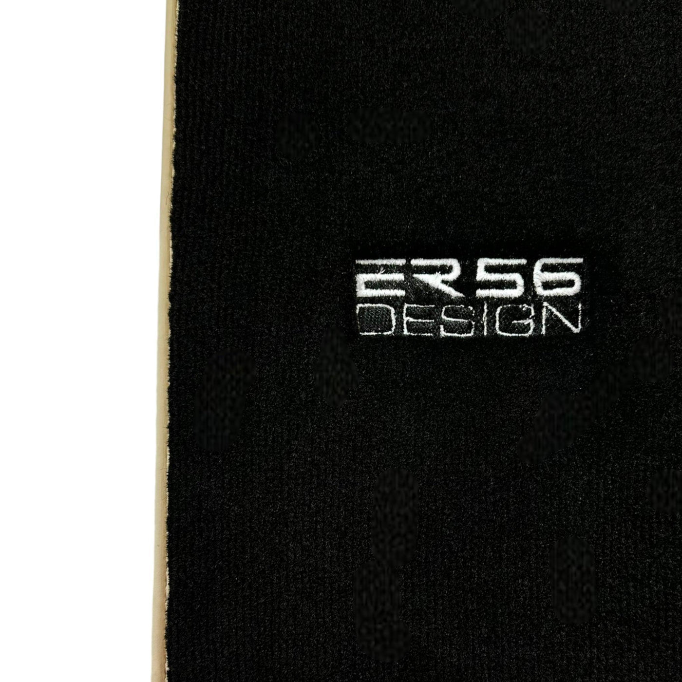 Black Floor Mats For Toyota Hilux (1998-2005) ER56 Design - AutoWin